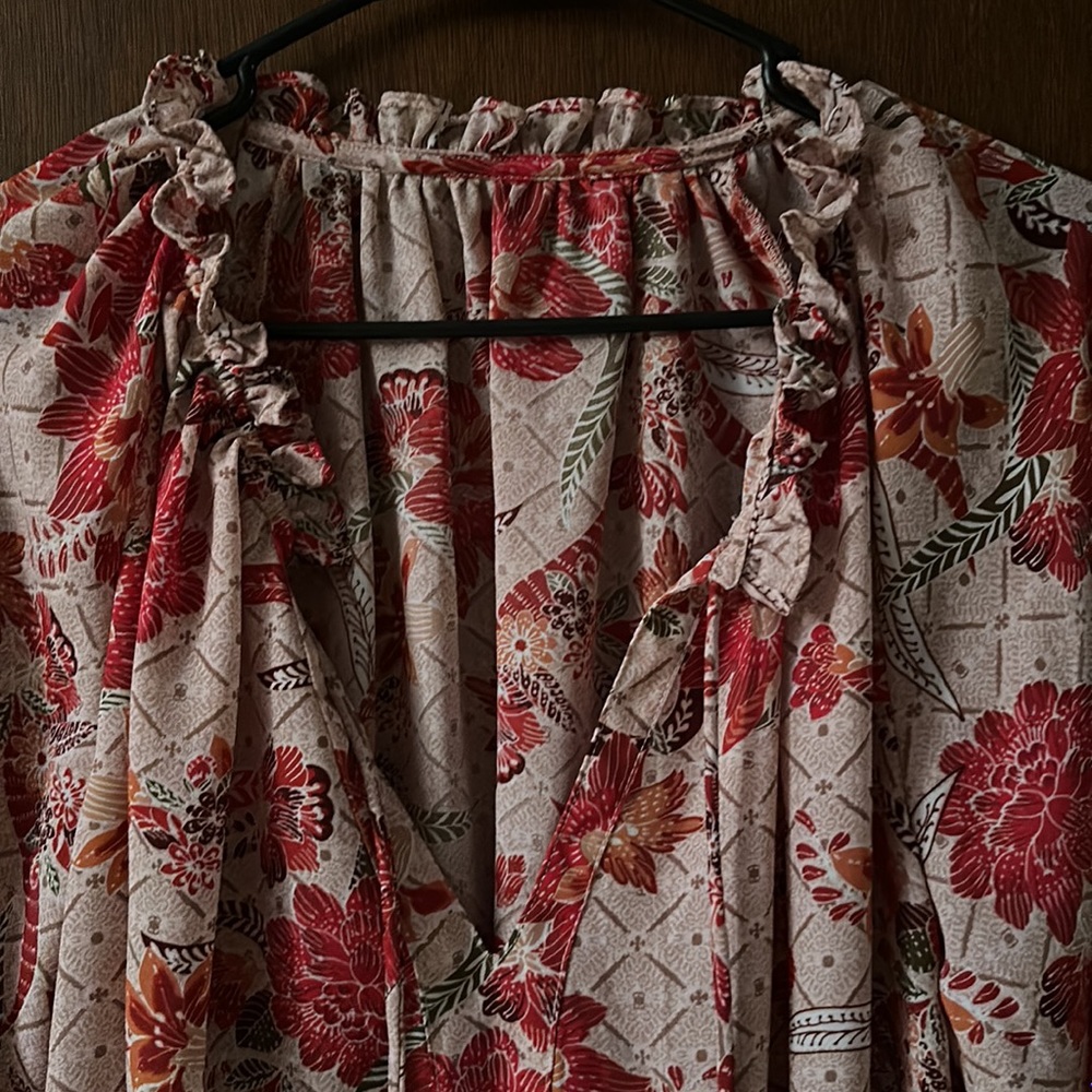 Blouse - Picture 2 of 5